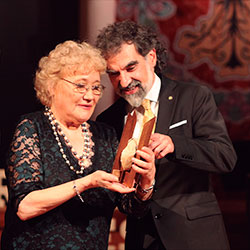 Un premi per a l’escriptora Isabel-Clara Simó